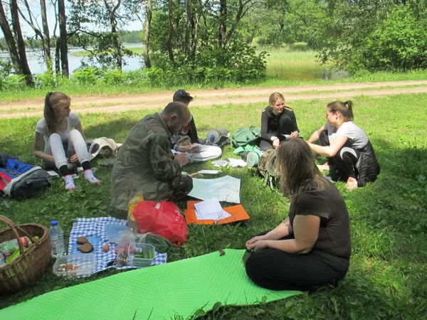 Pirma pietų stotelė